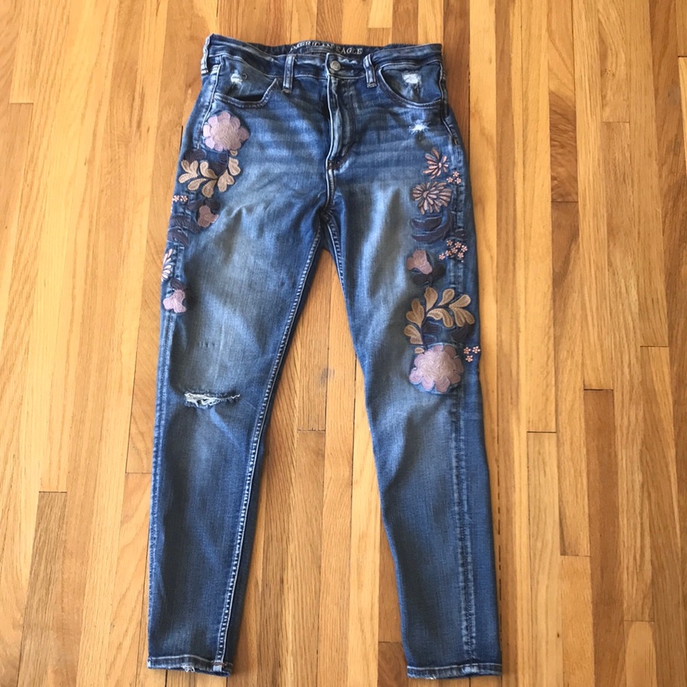 American Eagle Distressed Jeggings Embroidered Flowers